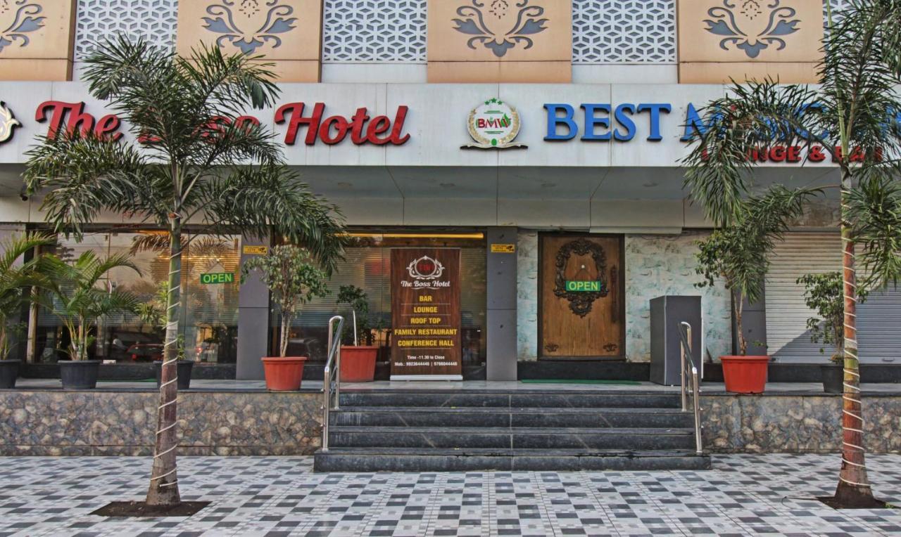 Hotel Treebo The Boss Rāipur Exterior foto