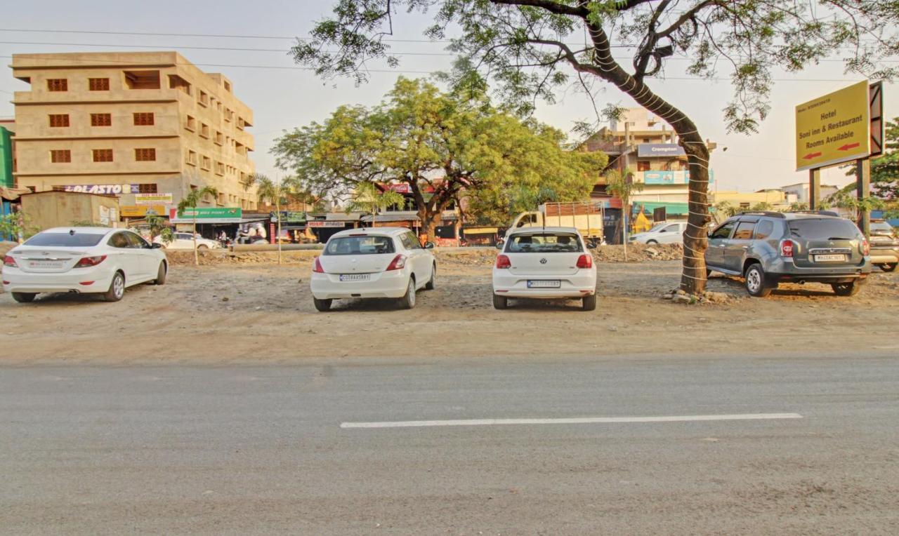 Hotel Treebo The Boss Rāipur Exterior foto